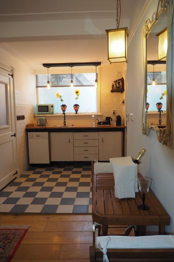 B&B Bureau Warmoesstraat Den Burg Luaran gambar