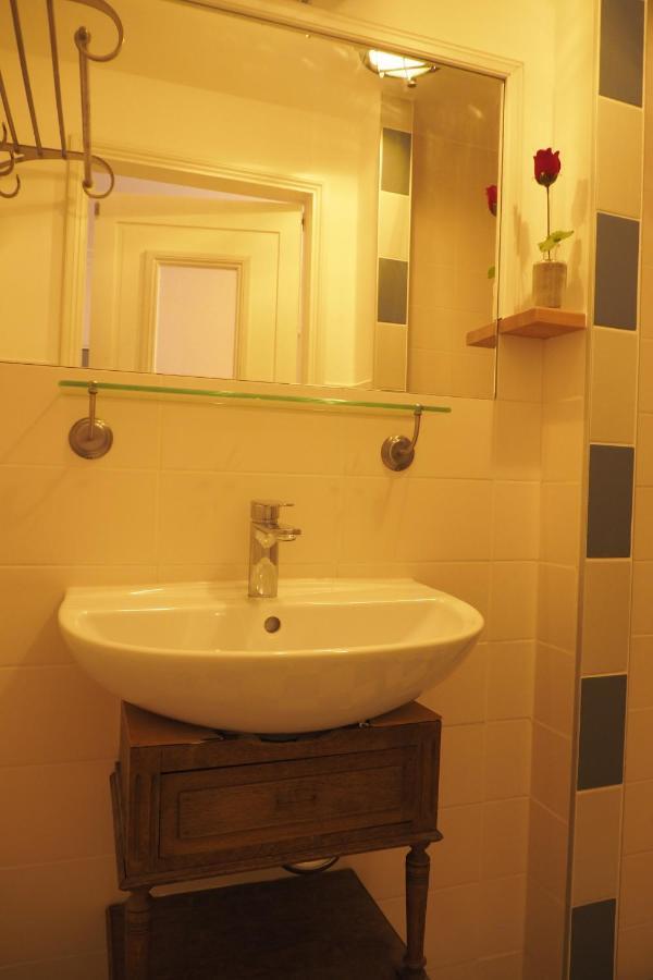 B&B Bureau Warmoesstraat Den Burg Luaran gambar